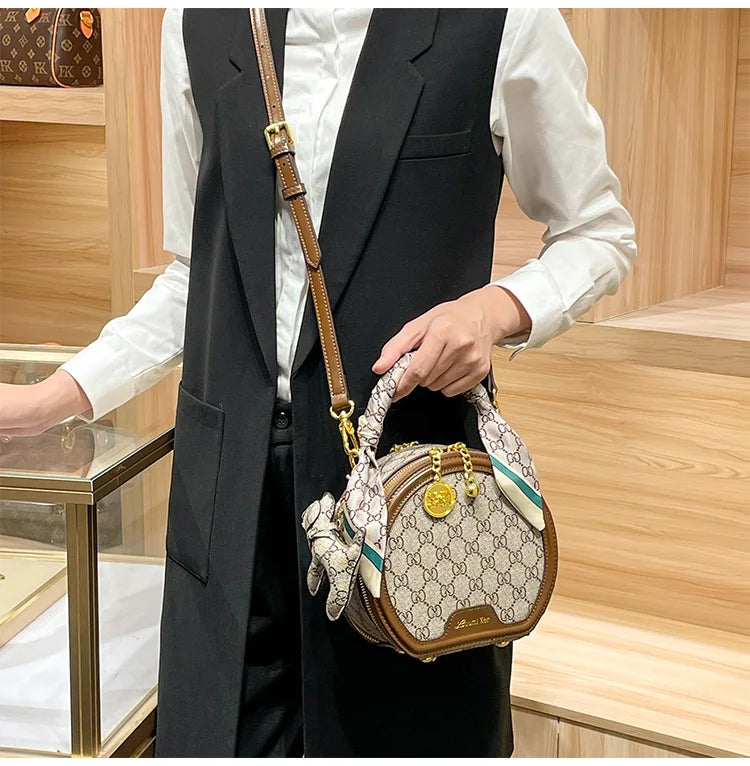 Women's handbag 2025 autumn and winter new item, high-end and high designer single shoulder crossbody bag, light luxury small