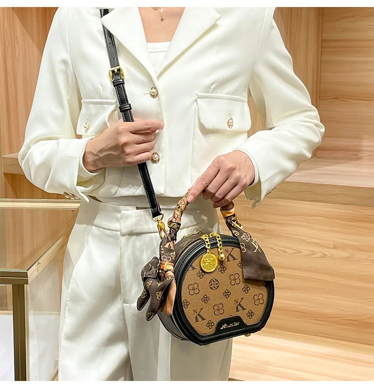 Women's handbag 2025 autumn and winter new item, high-end and high designer single shoulder crossbody bag, light luxury small