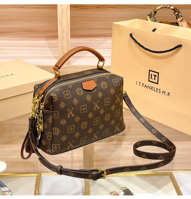 Women's handbag 2025 new autumn and winter designer shoulder crossbody bag, fashionable and high-end pillow bag