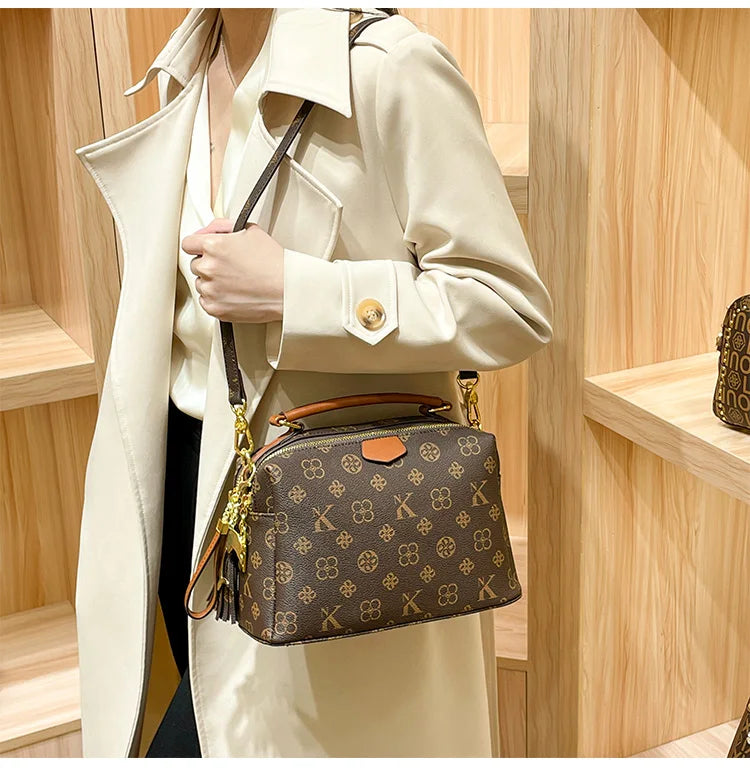 Women's handbag 2025 new autumn and winter designer shoulder crossbody bag, fashionable and high-end pillow bag