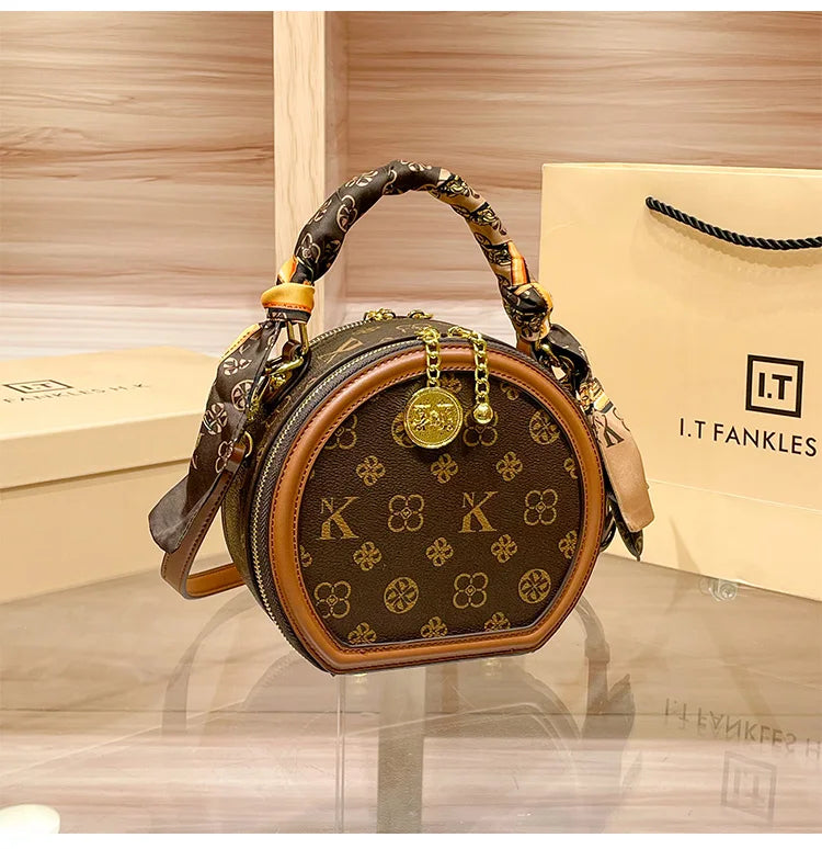 Women's handbag 2025 autumn and winter new item, high-end and high designer single shoulder crossbody bag, light luxury small